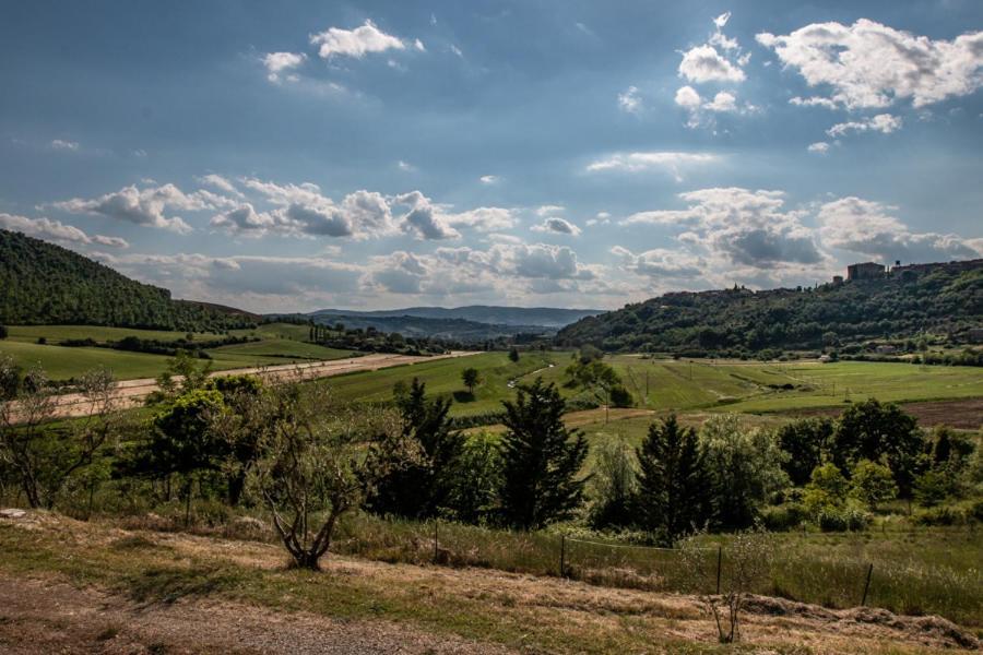 Il Colombaio Agriturismo Montegabbione 外观 照片